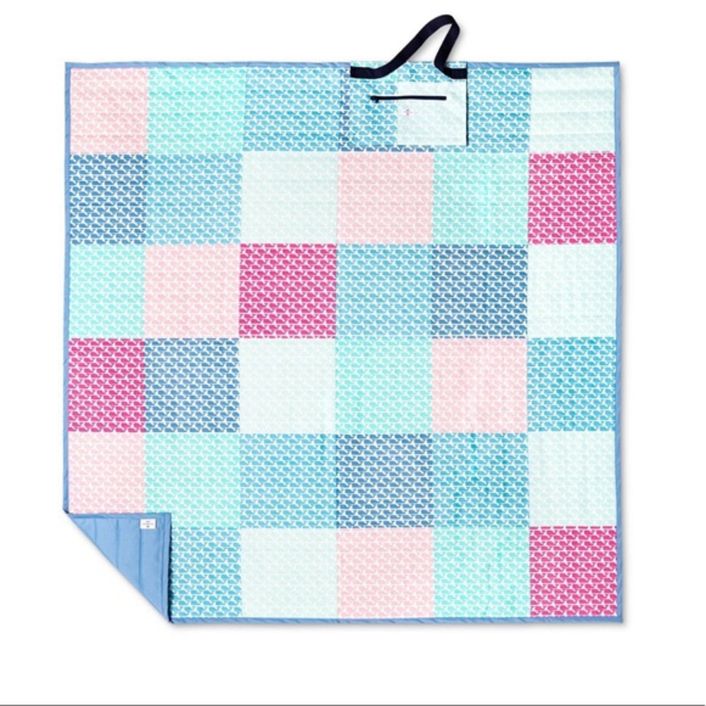 Vineyard Vines Patchwork Whale Outdoor Blanket